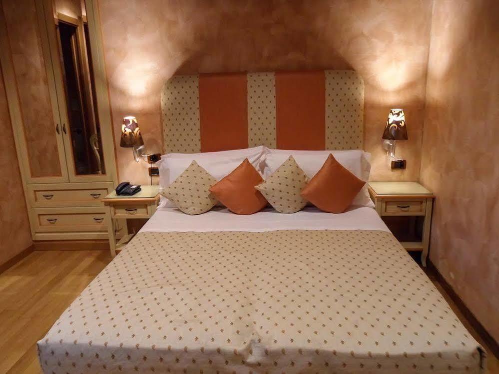 Condotti Rooms Rome Extérieur photo