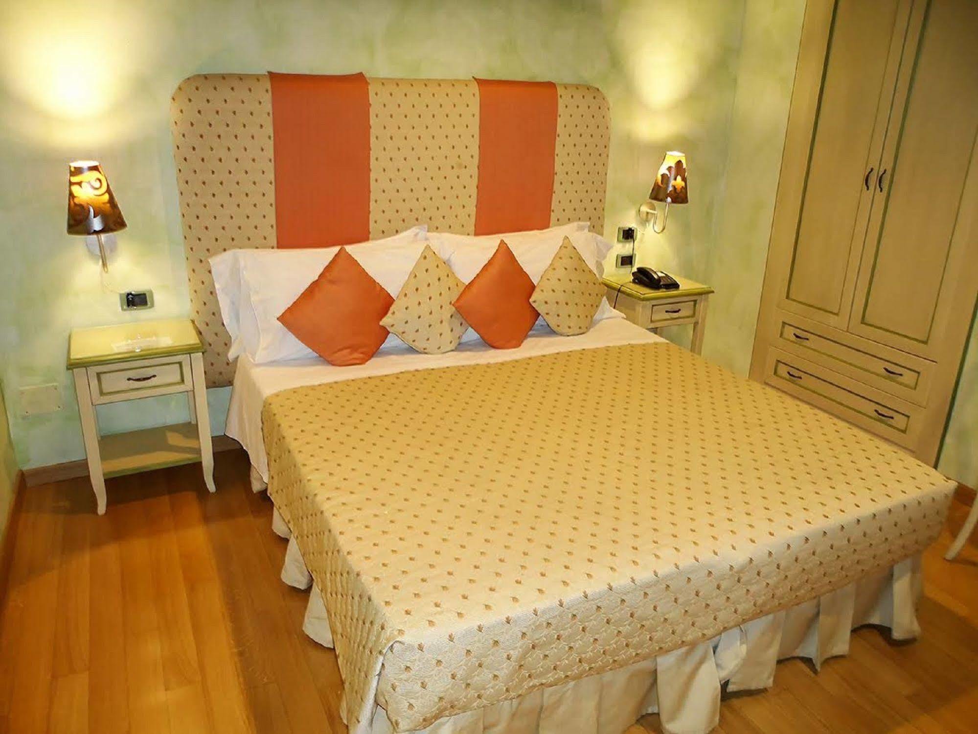 Condotti Rooms Rome Extérieur photo